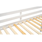 Letto rialzato basso singolo bianco con scala e barriera protettiva