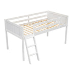 Letto rialzato basso singolo bianco con scala e barriera protettiva